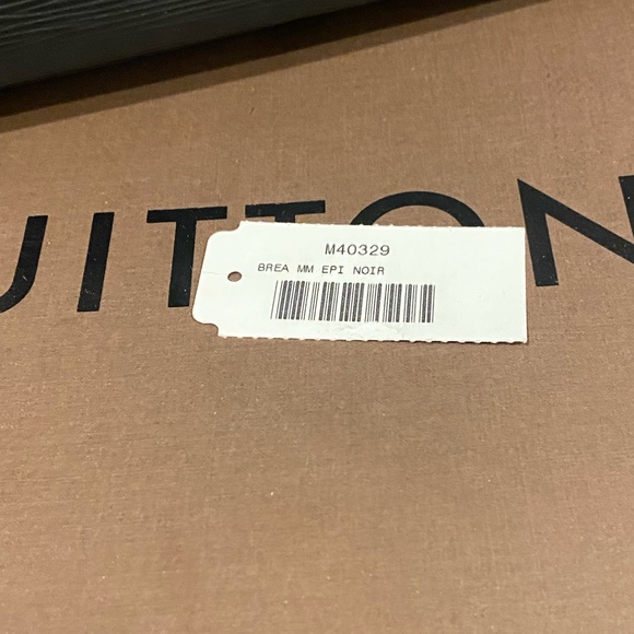 Louis Vuitton LV BREA GM EPI LEATHER HANDBAG - Picture 11 of 11